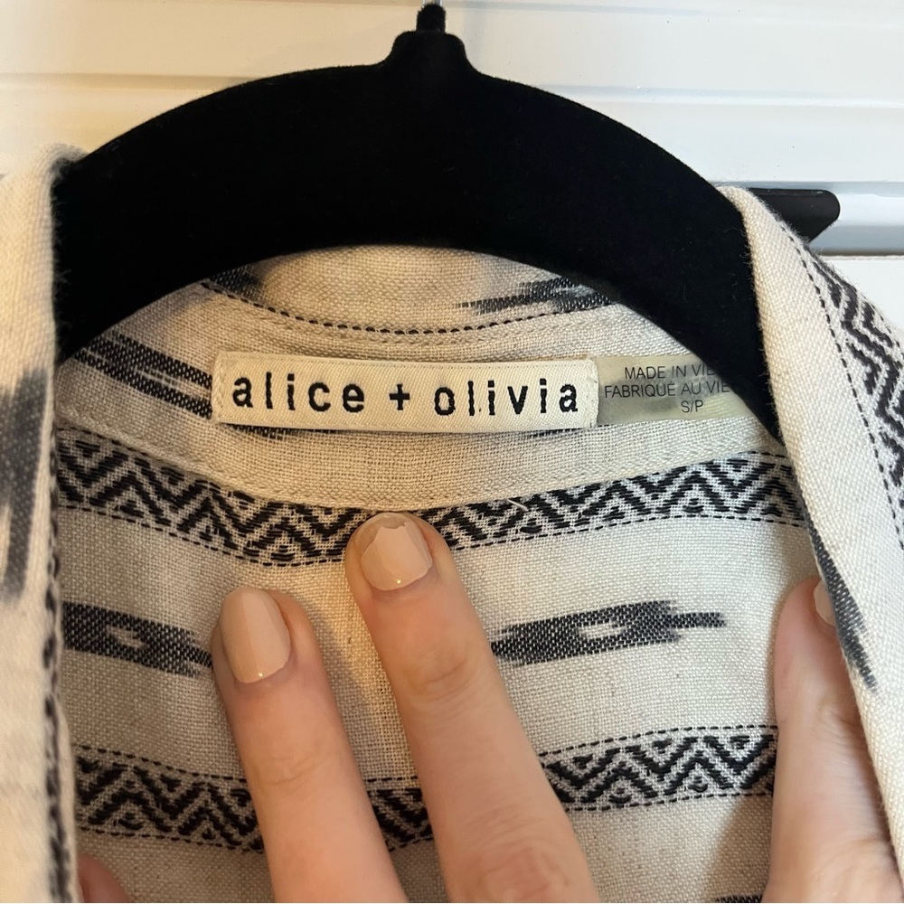 Alice + Olivia Isabelle Shirt Dress Southwestern Mini Cream Black Size Small - Picture 6 of 8